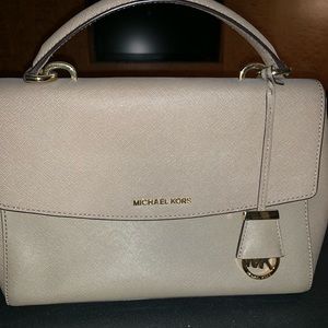 MK Structured purse